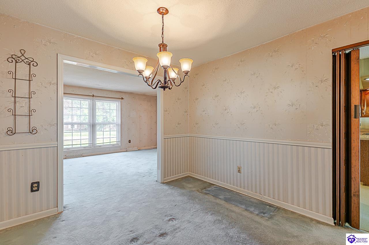 930 Robin Circle Property Photo 24