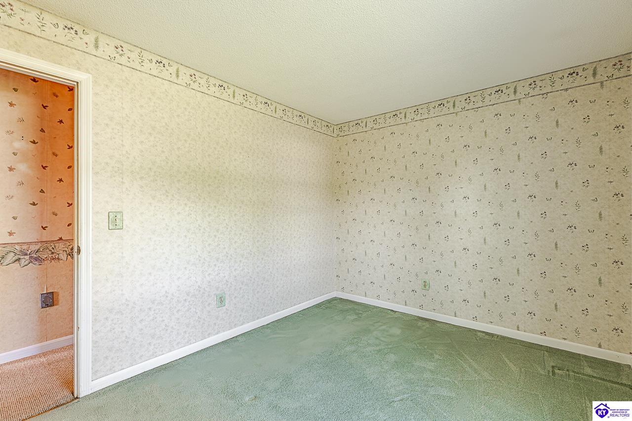930 Robin Circle Property Photo 27
