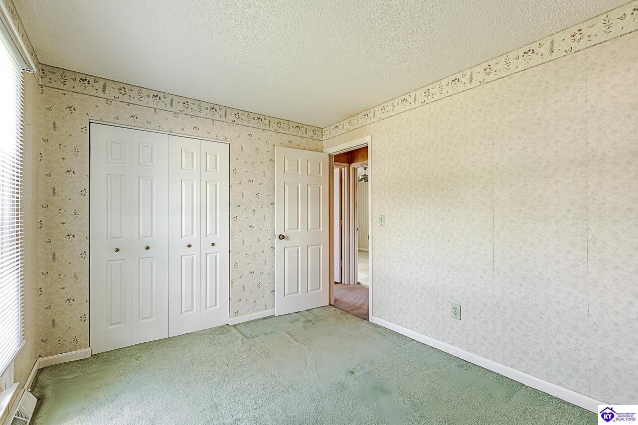 930 Robin Circle Property Photo 28