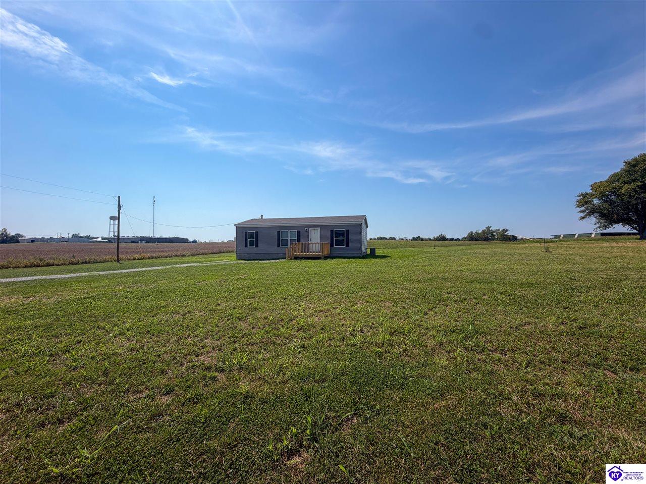 2059 W Highway 60 Property Photo 3
