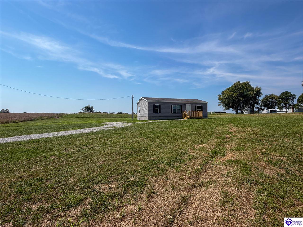 2059 W Highway 60 Property Photo 5