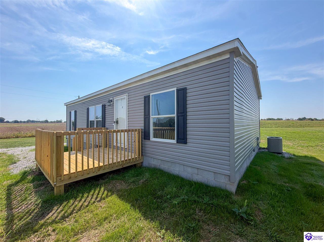 2059 W Highway 60 Property Photo 8
