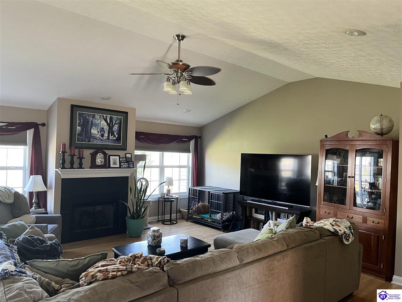 617 Memory Lane Property Photo 3