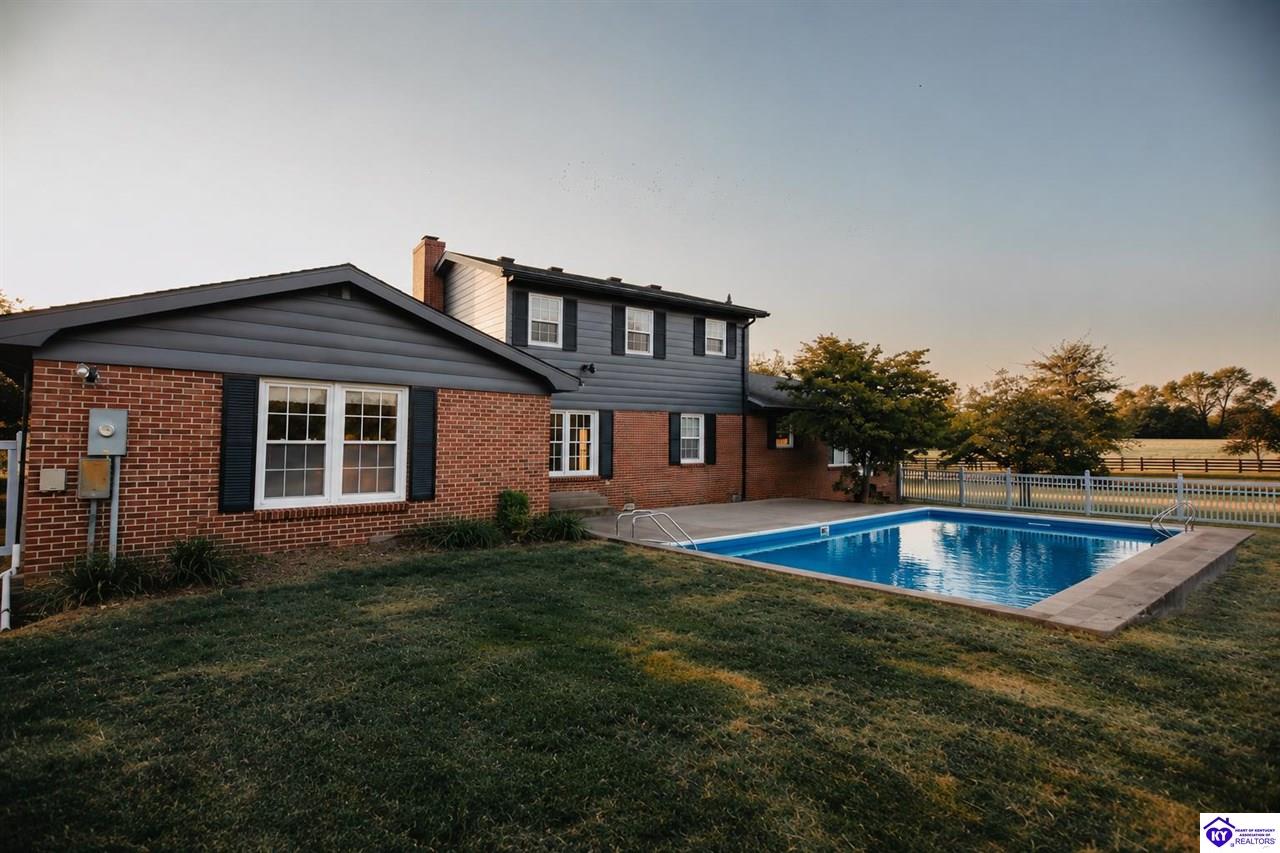 1047 Fisher Lane Property Photo 8