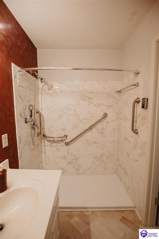 1047 Fisher Lane Property Photo 25