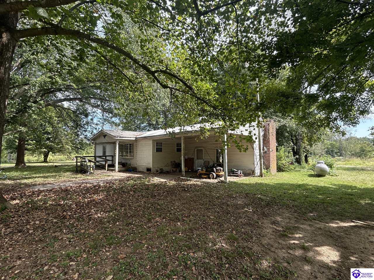 195 Oaks Lane Property Photo 8
