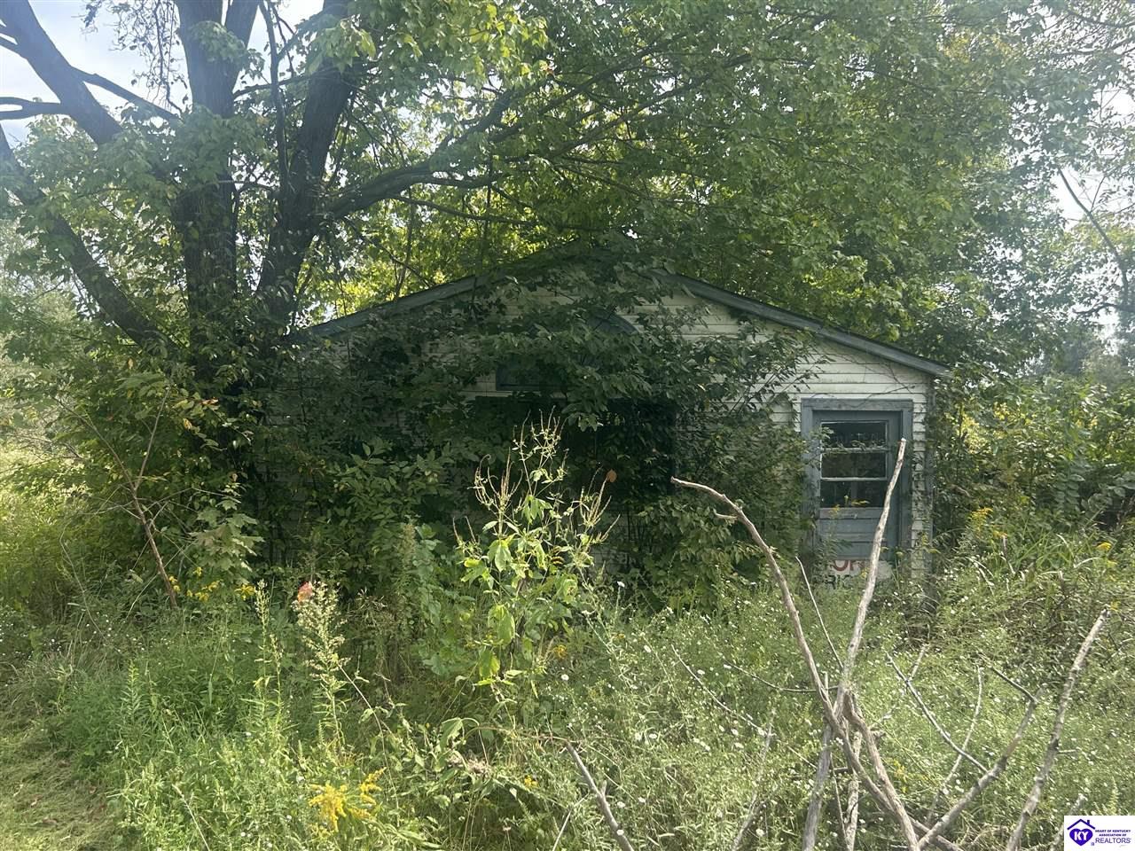 195 Oaks Lane Property Photo 13
