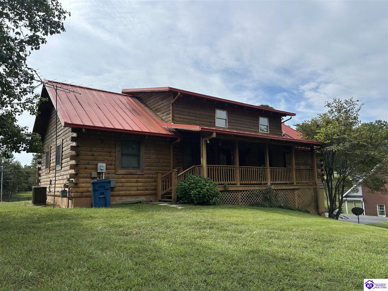580 Hillcrest Drive Property Photo 7