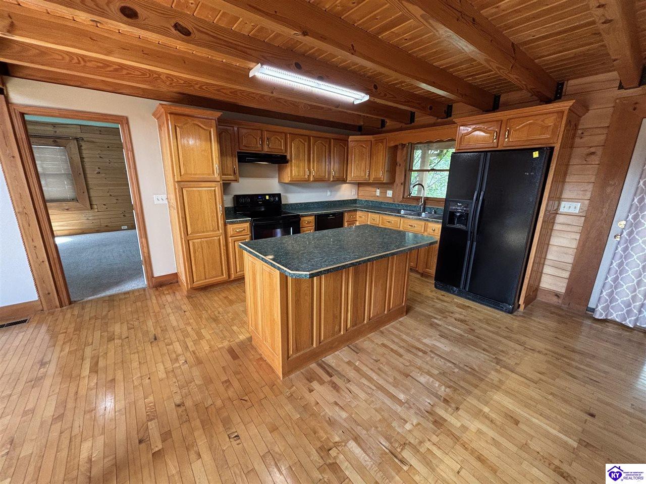 580 Hillcrest Drive Property Photo 15