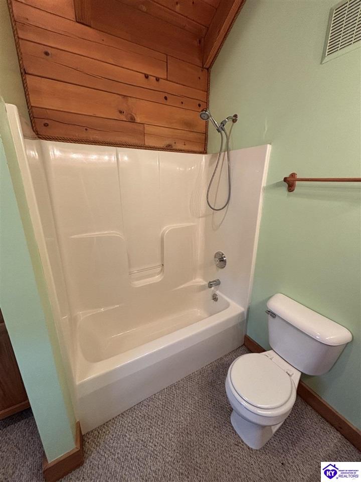 580 Hillcrest Drive Property Photo 32