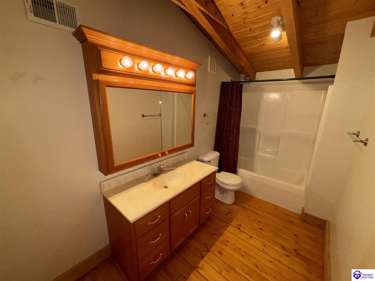 580 Hillcrest Drive Property Photo 60