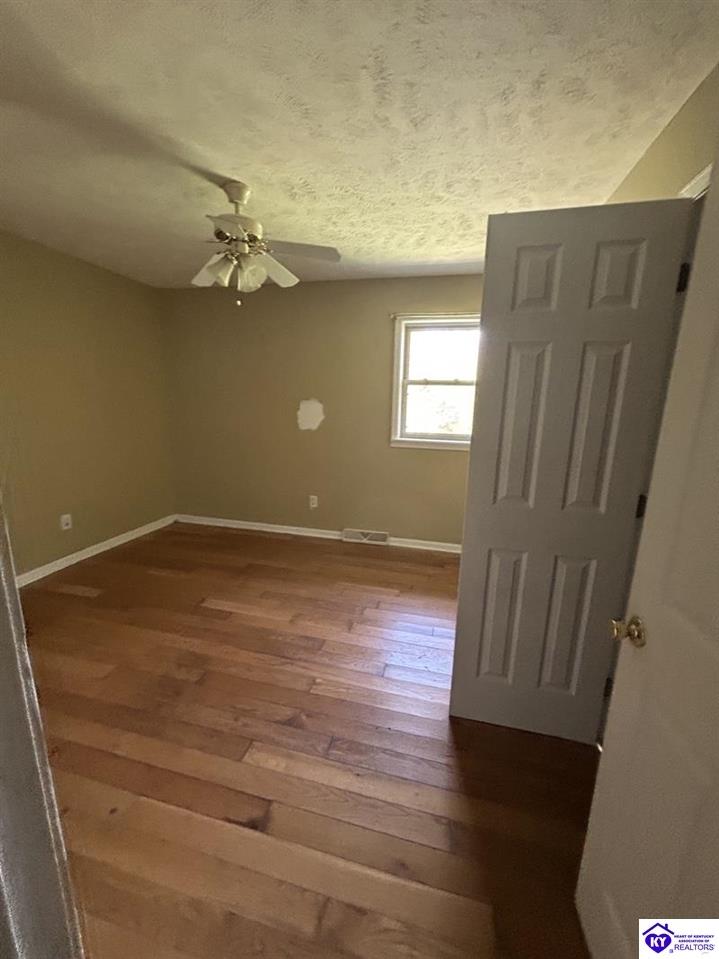 131 Glen View Property Photo 6