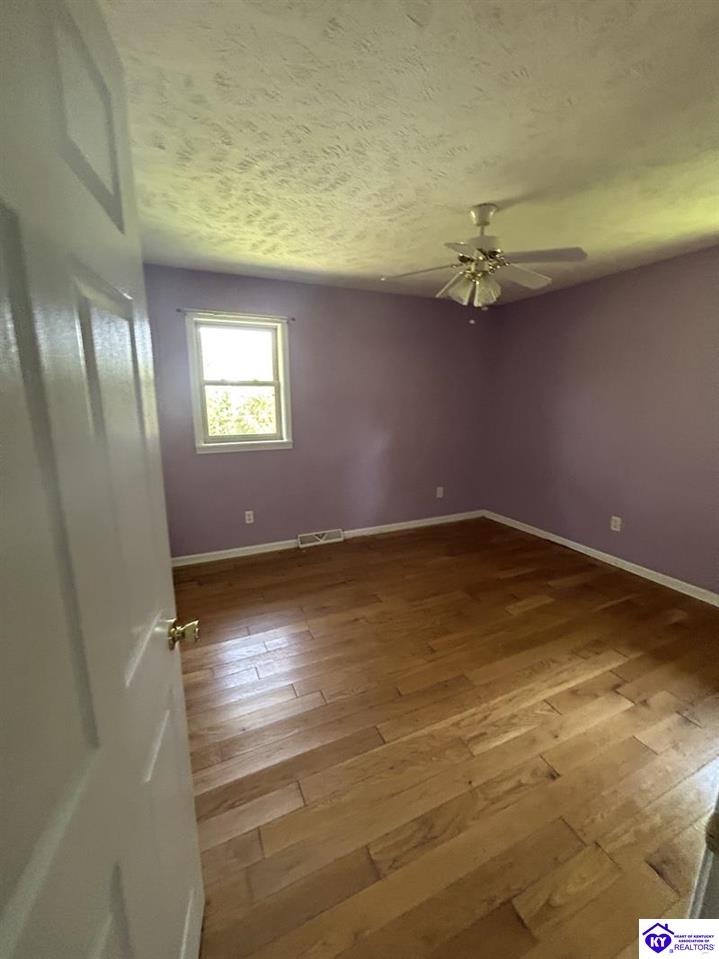 131 Glen View Property Photo 7