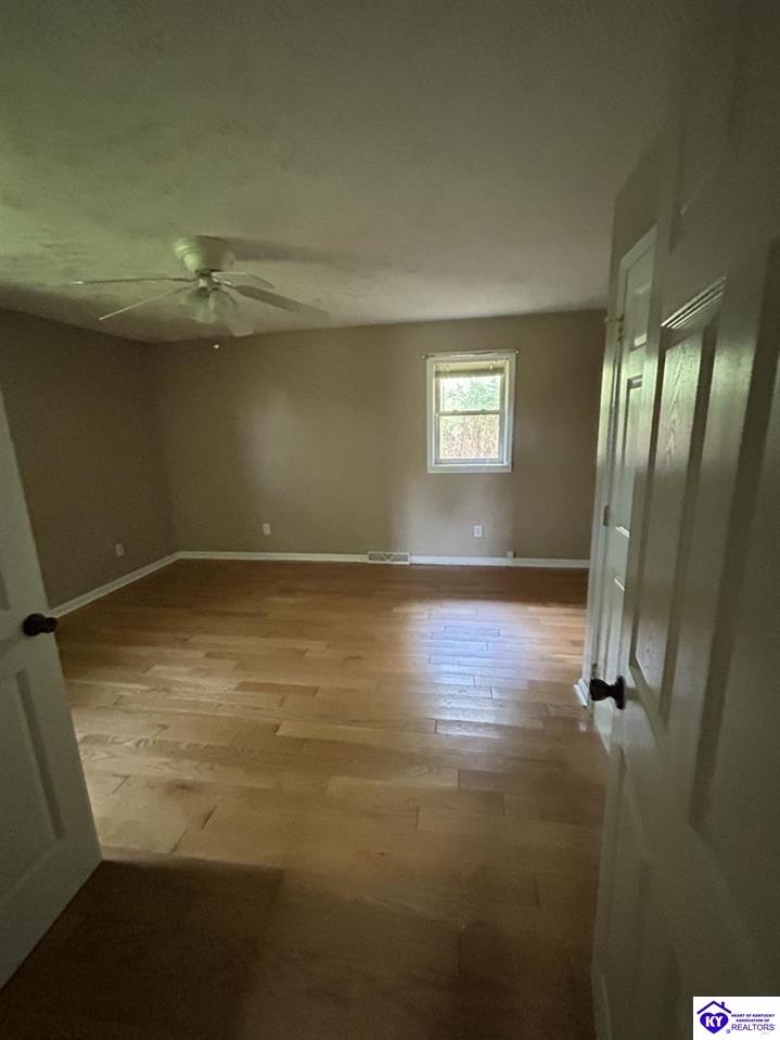 131 Glen View Property Photo 8