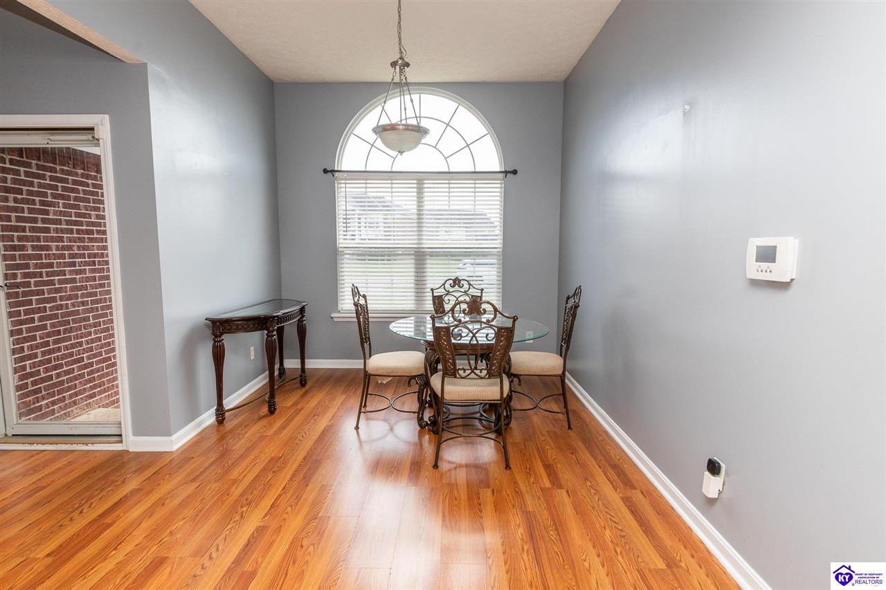 160 Halcomb Court Property Photo 4