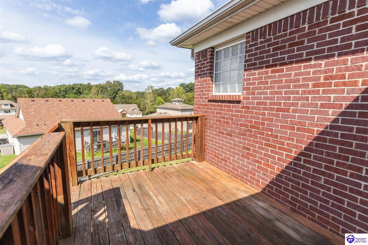 160 Halcomb Court Property Photo 17