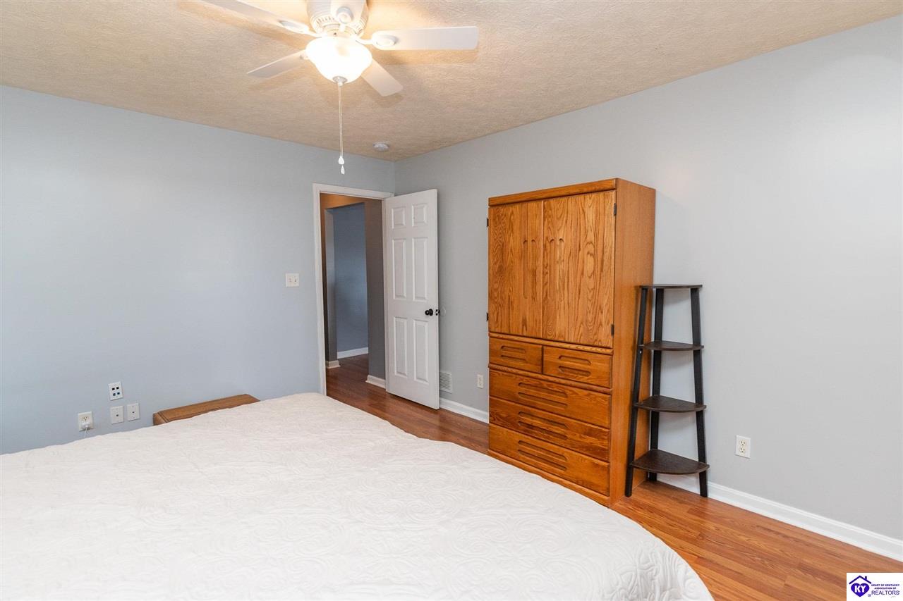 160 Halcomb Court Property Photo 21