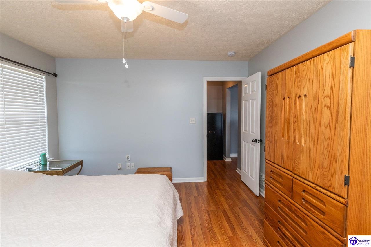 160 Halcomb Court Property Photo 22