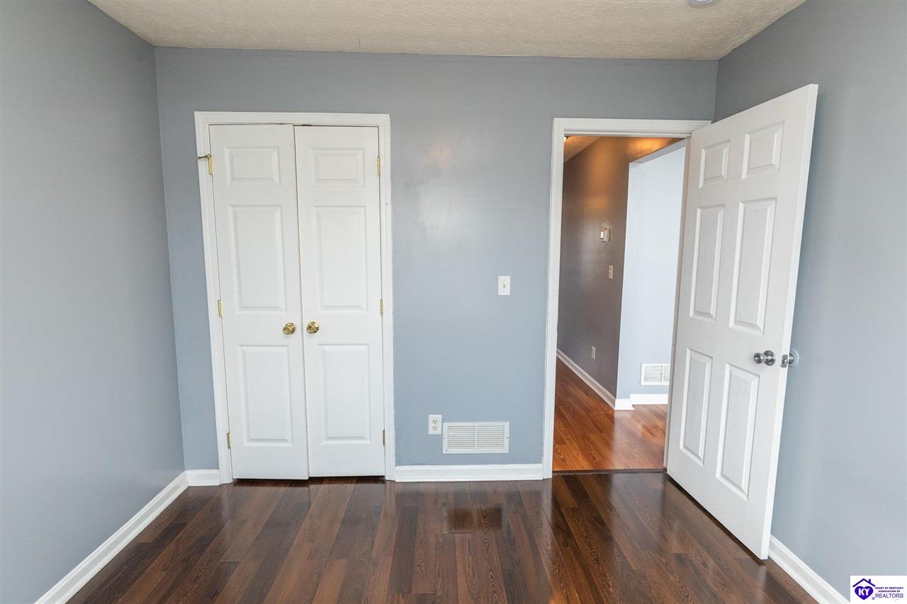 160 Halcomb Court Property Photo 32