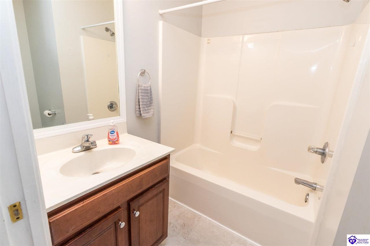160 Halcomb Court Property Photo 35