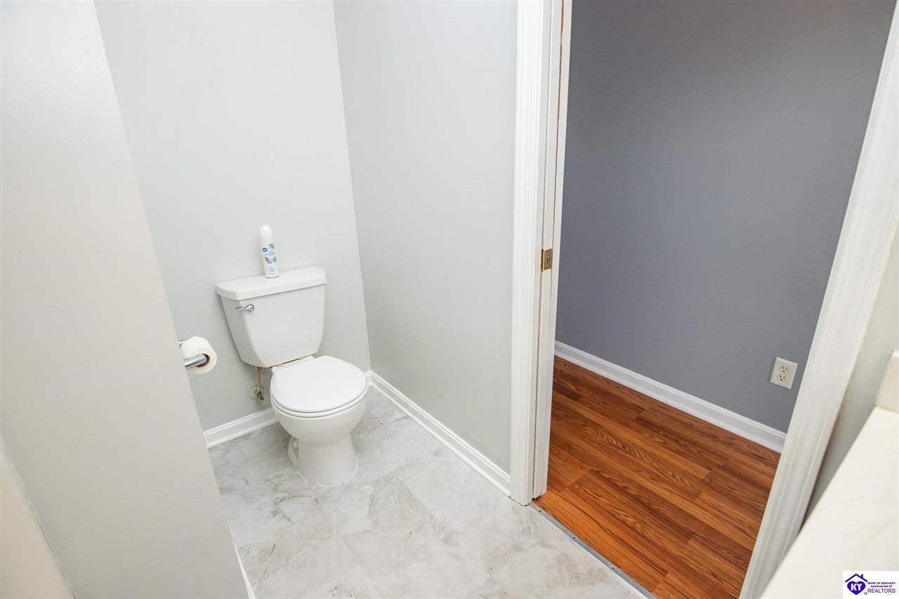 160 Halcomb Court Property Photo 36