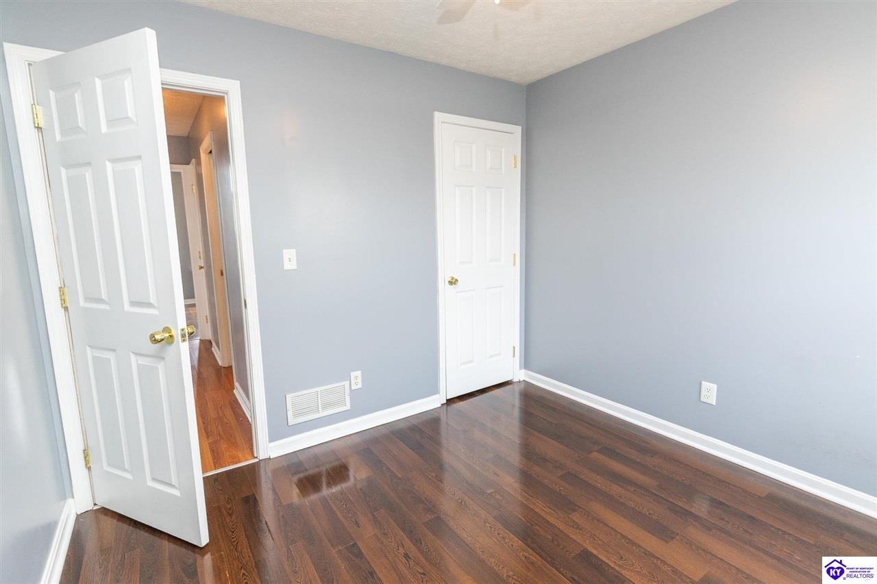 160 Halcomb Court Property Photo 38