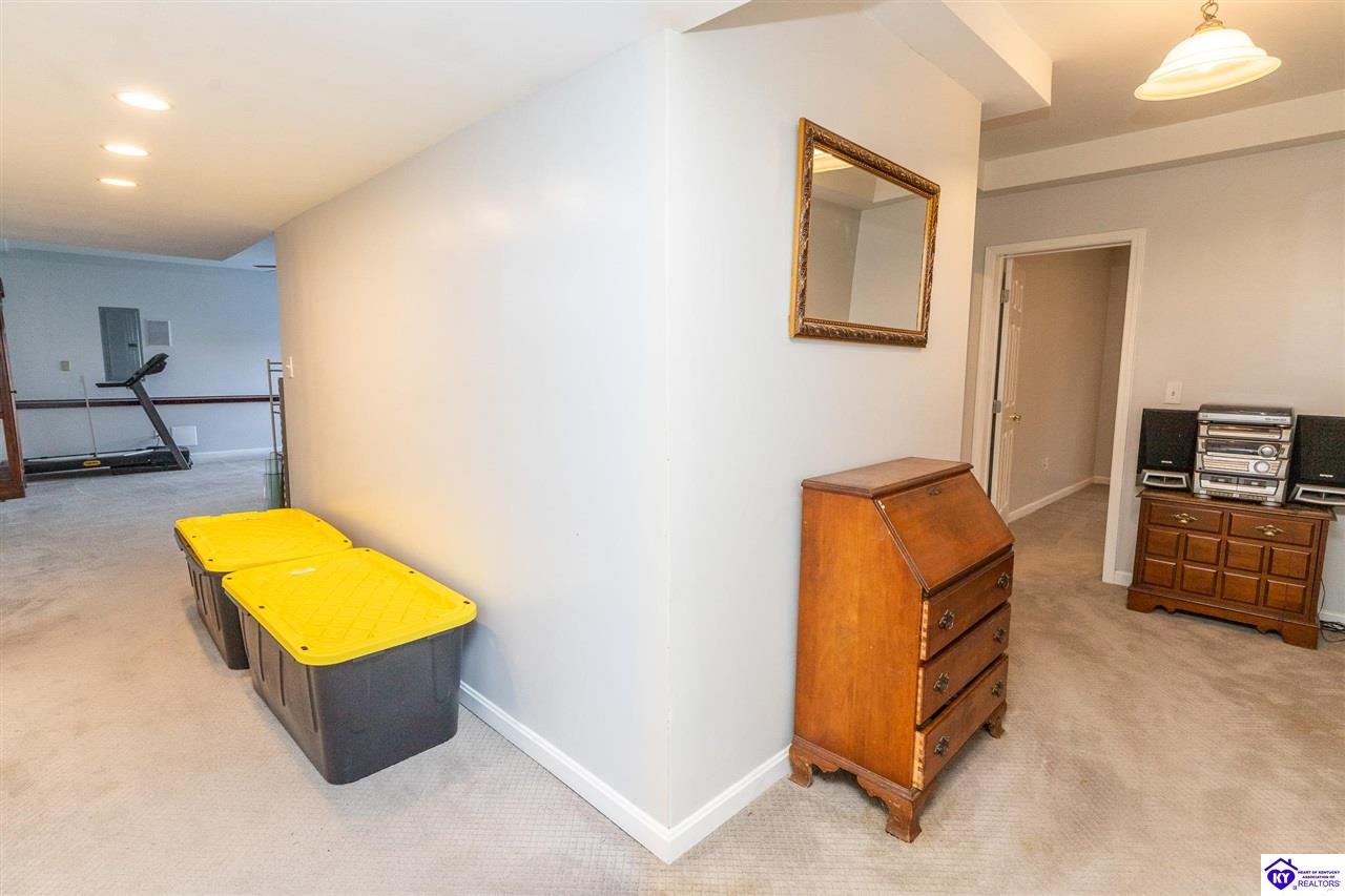 160 Halcomb Court Property Photo 41