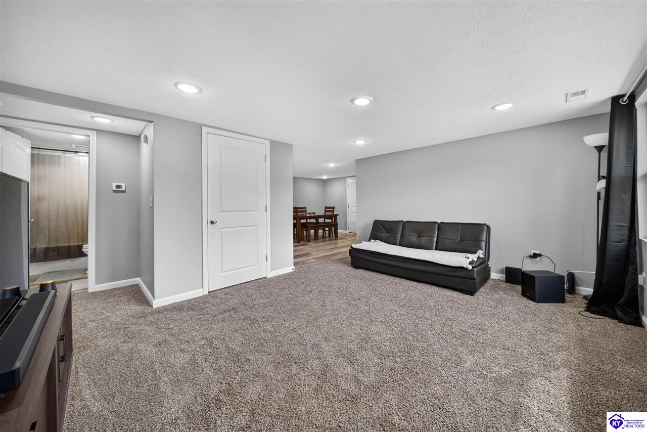 1107 Wooddale Road Property Photo 2