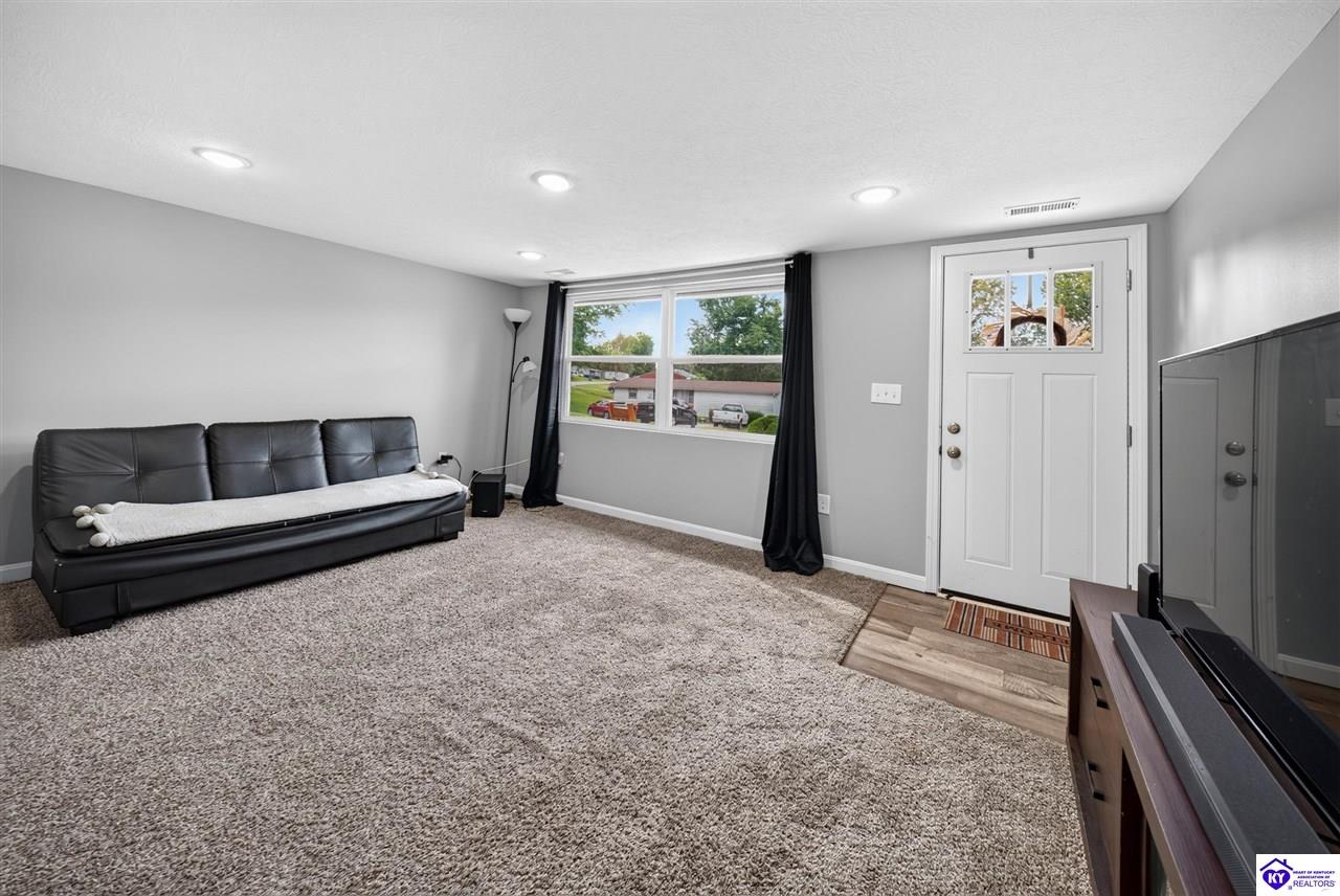 1107 Wooddale Road Property Photo 3
