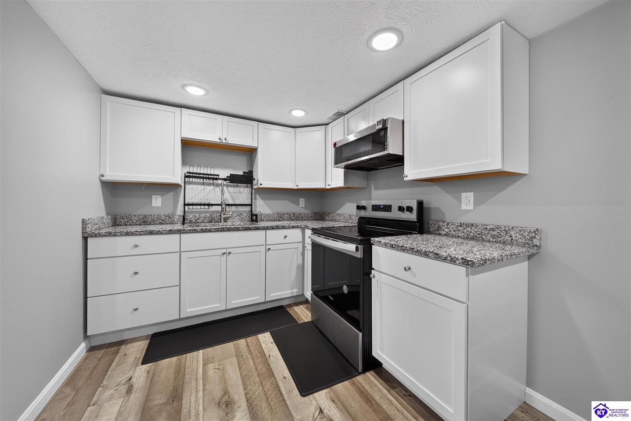 1107 Wooddale Road Property Photo 6
