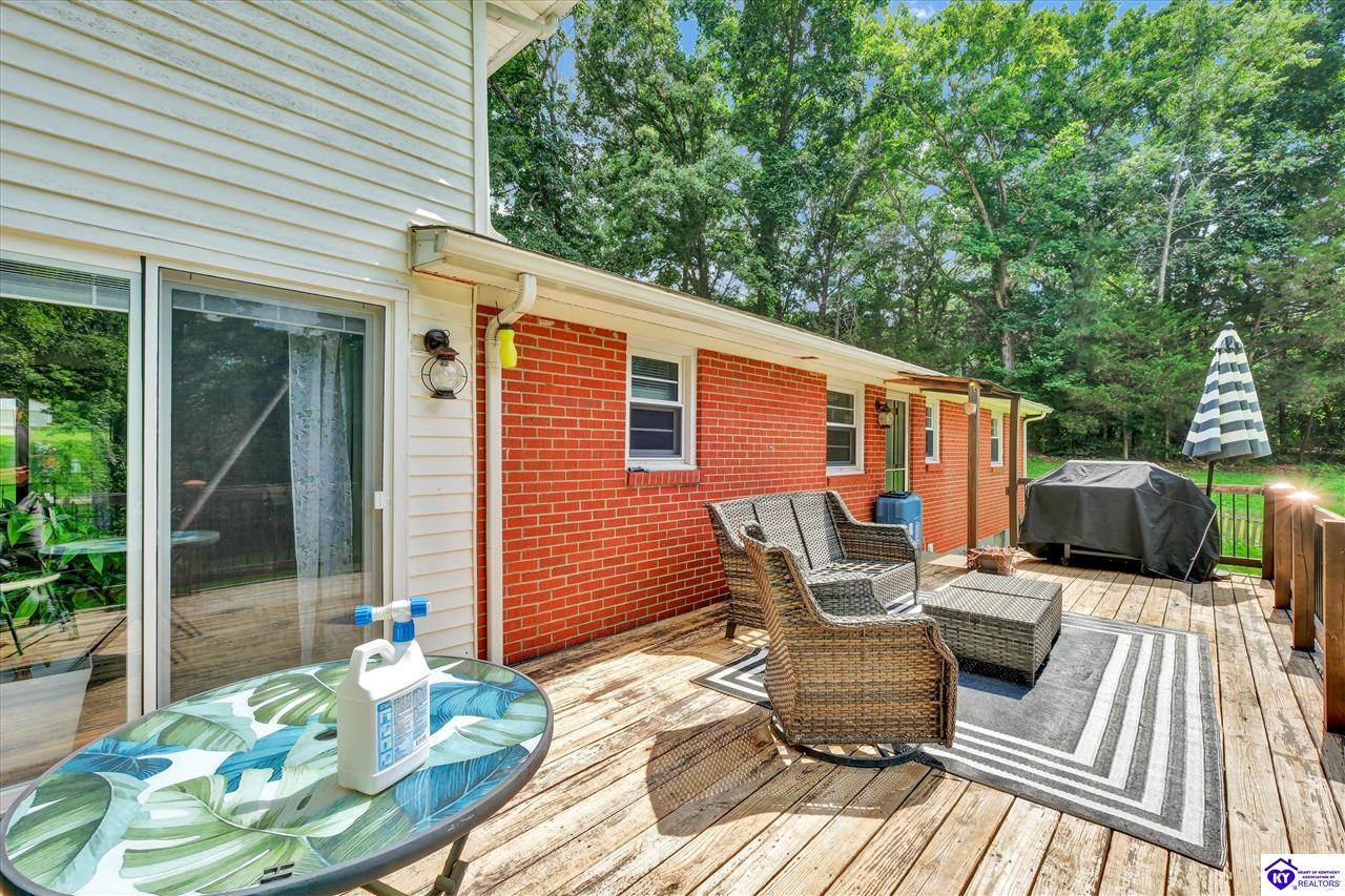 319 Park Avenue Property Photo 11
