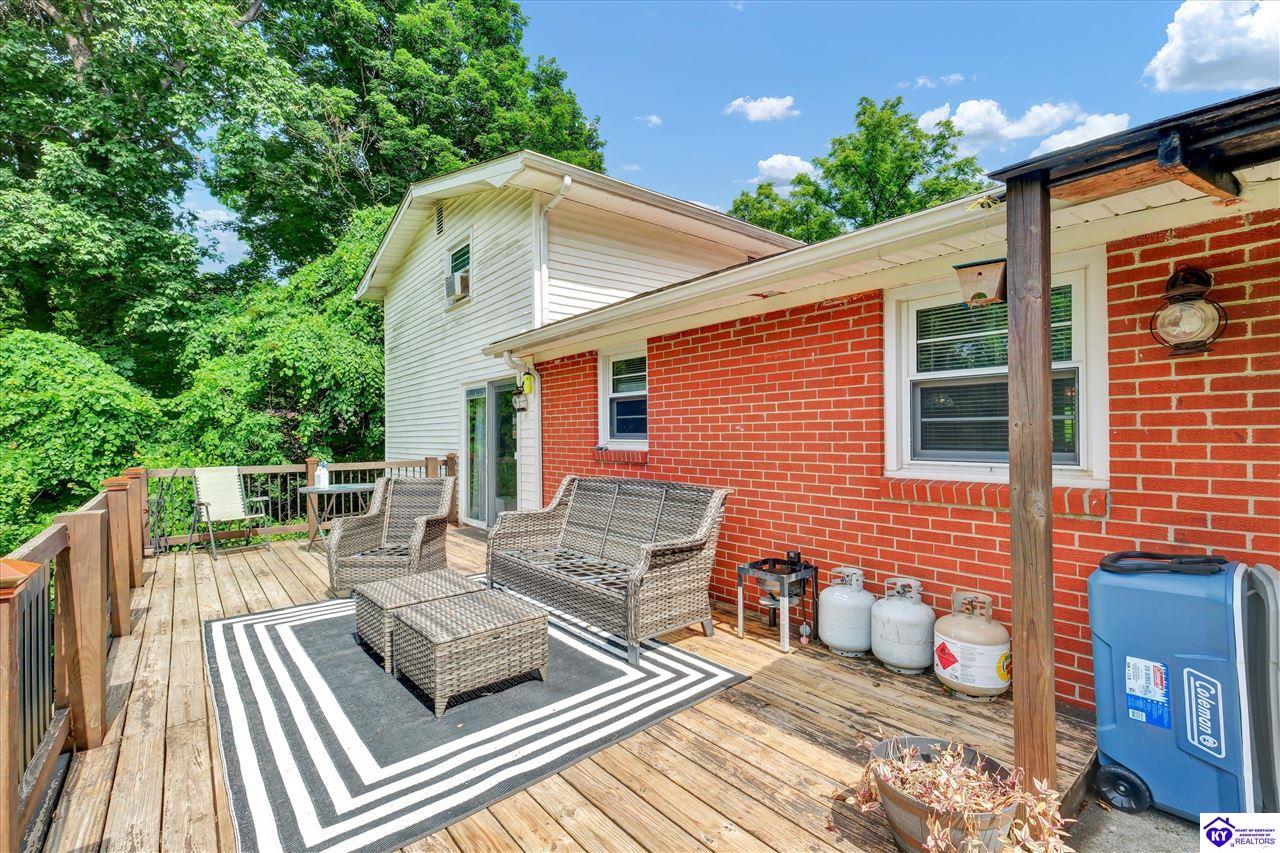 319 Park Avenue Property Photo 17