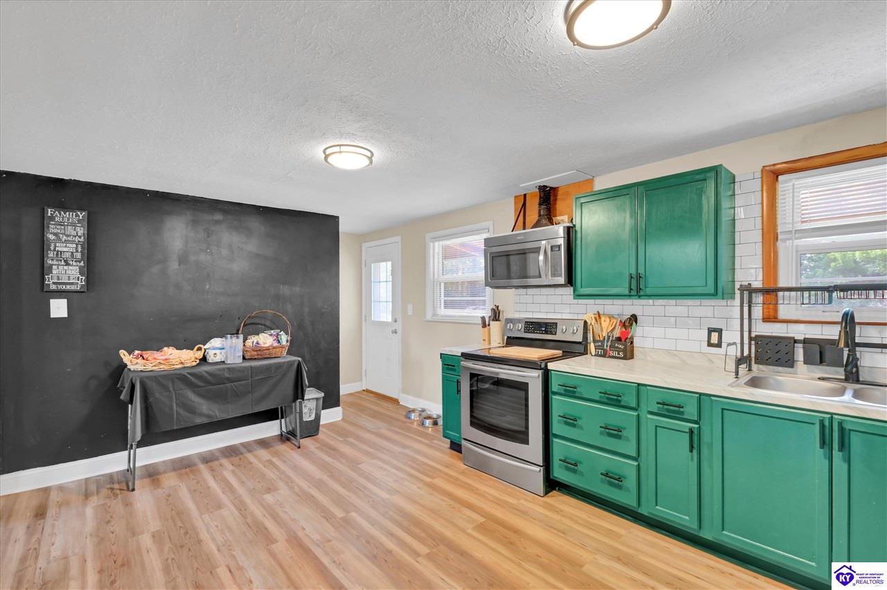 319 Park Avenue Property Photo 22