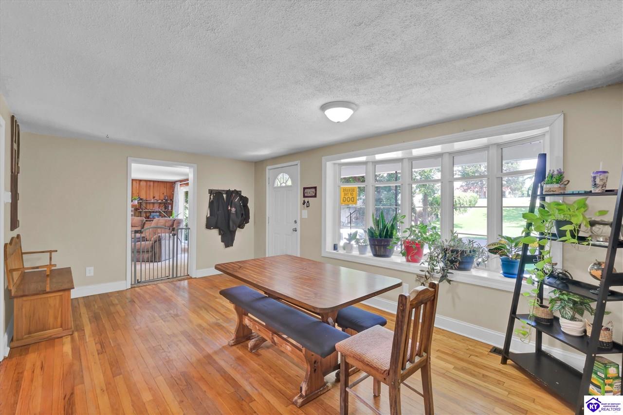 319 Park Avenue Property Photo 24