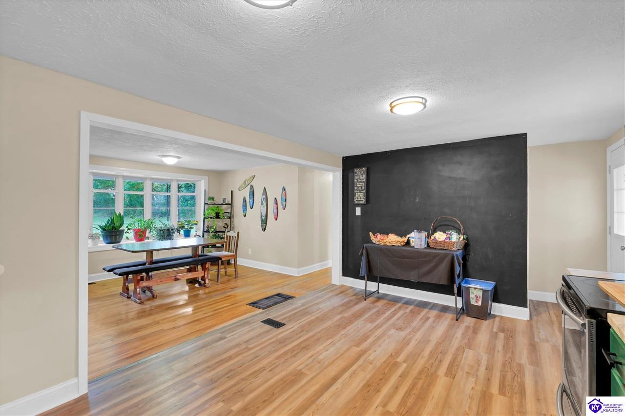 319 Park Avenue Property Photo 25