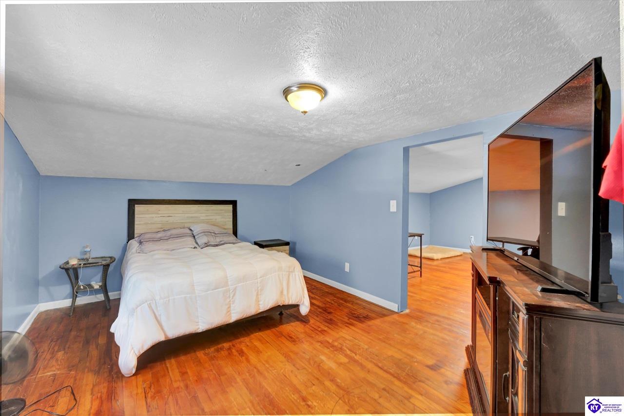 319 Park Avenue Property Photo 34