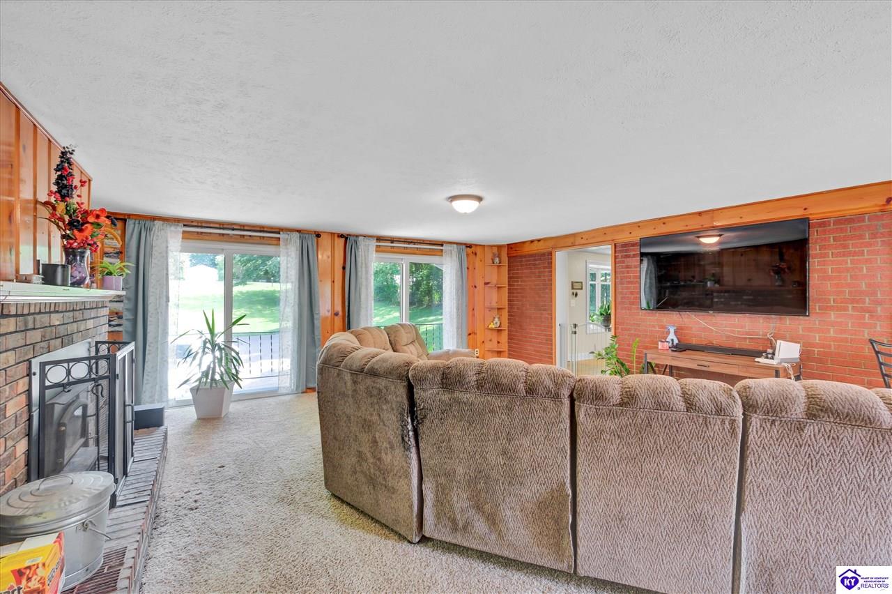 319 Park Avenue Property Photo 39