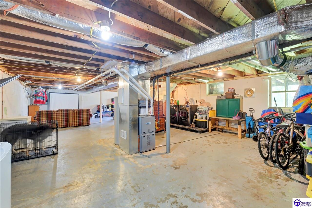319 Park Avenue Property Photo 44