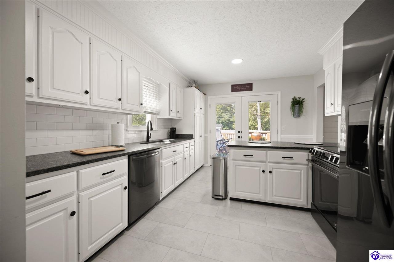 22 W Rainbow Way Property Photo 13