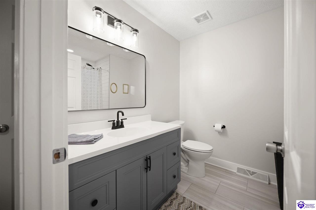 22 W Rainbow Way Property Photo 24
