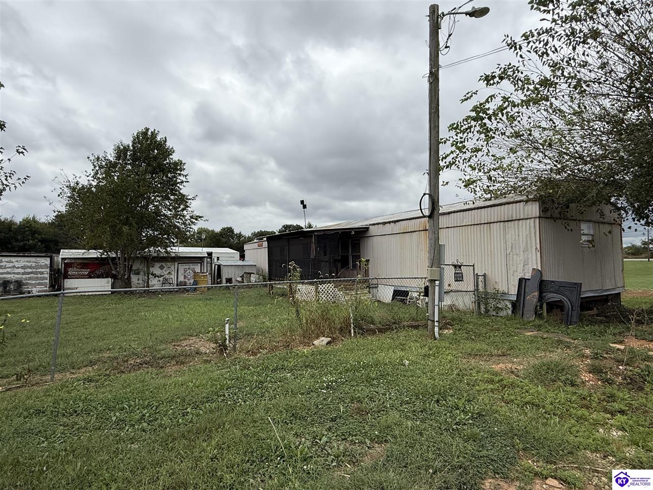 1012 Hwy 79 Property Photo 3