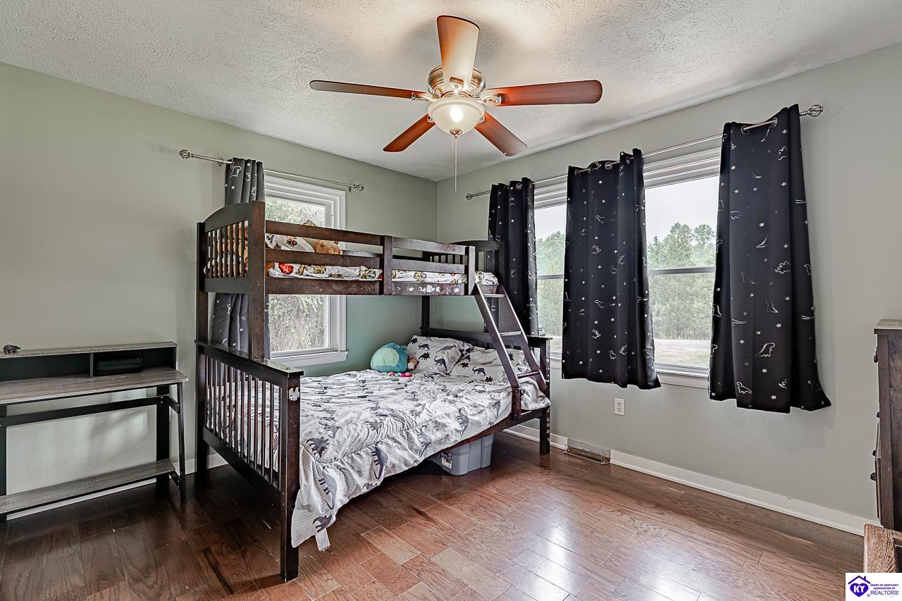 145 Nall Road Property Photo 15