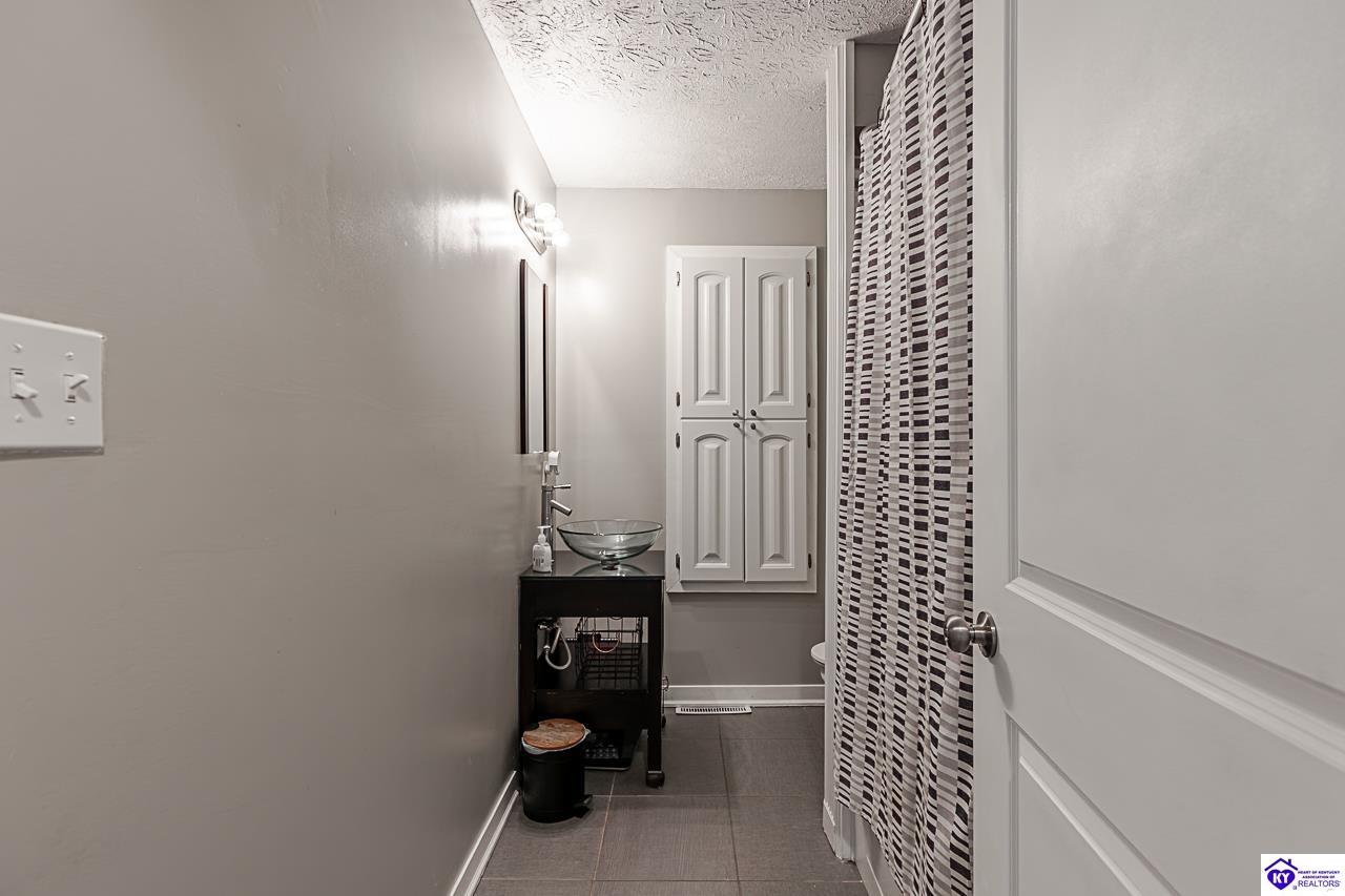 145 Nall Road Property Photo 19