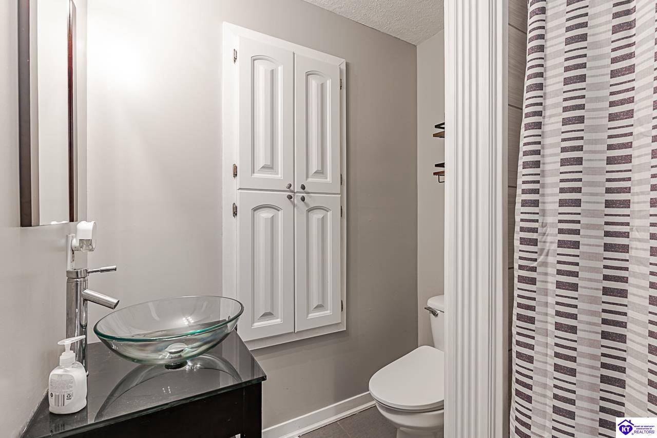 145 Nall Road Property Photo 20