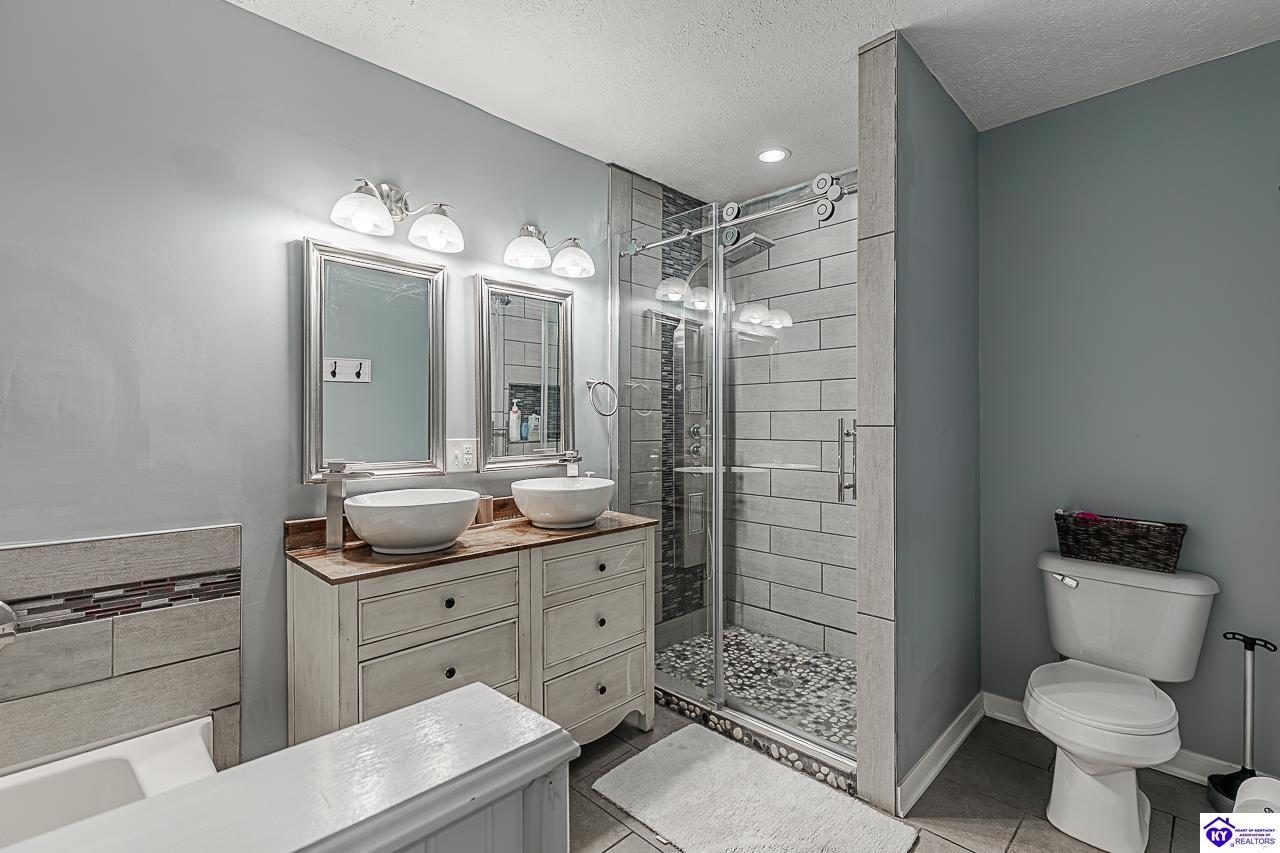 145 Nall Road Property Photo 25