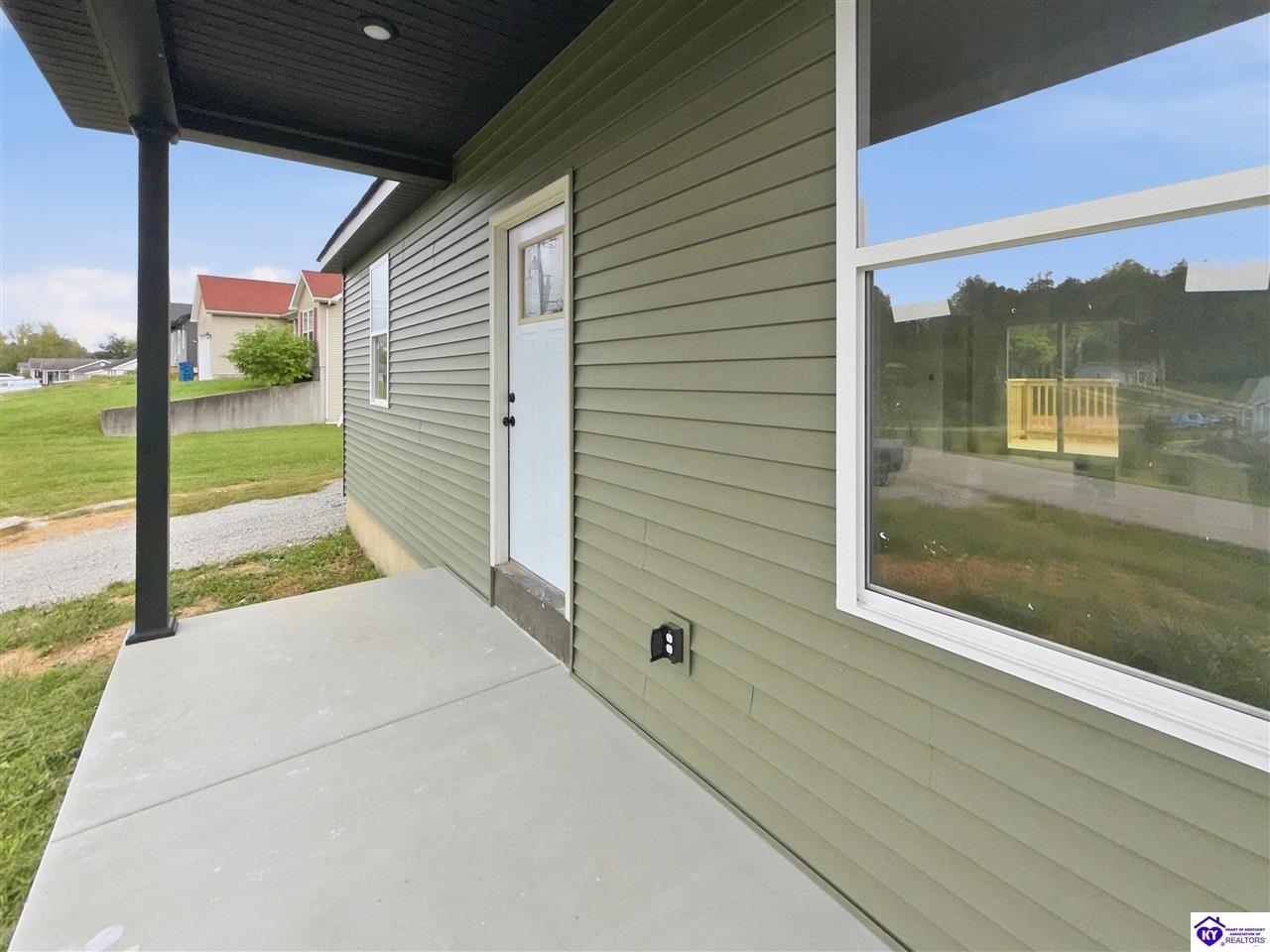 258 School Side Drive Property Photo 17