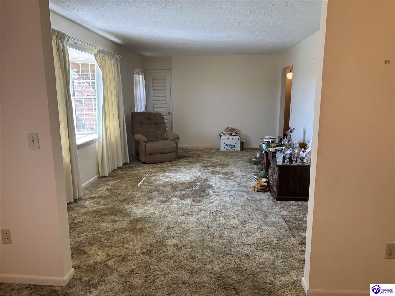 3350 Knox Avenue Property Photo 6