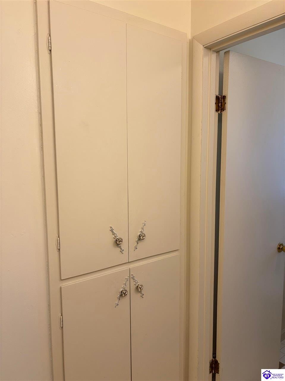3350 Knox Avenue Property Photo 18