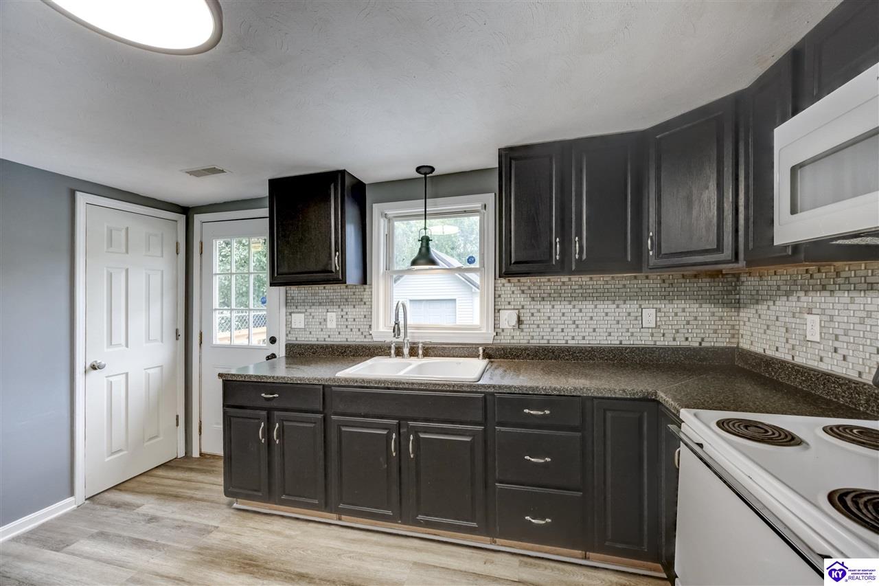 2787 Highway 44 W Property Photo 29