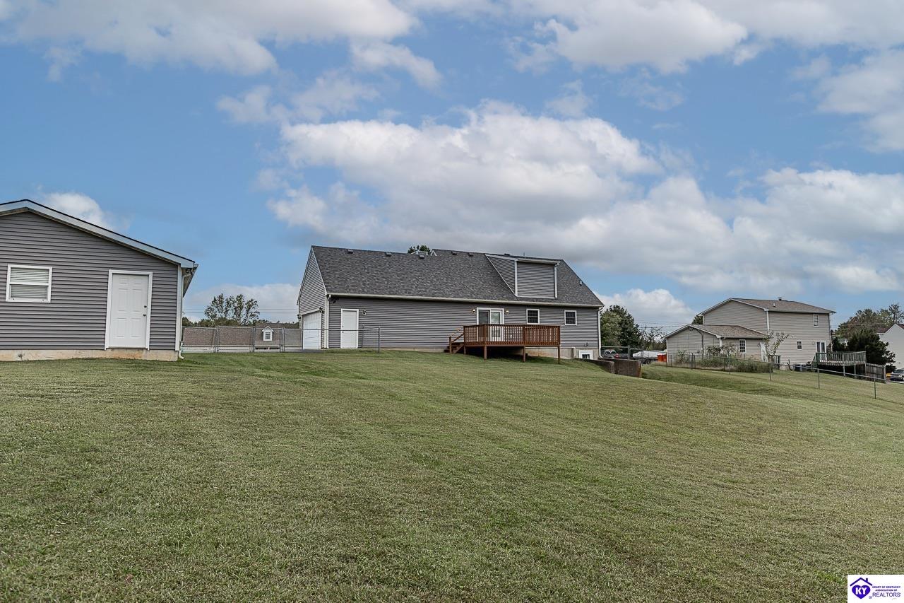 116 Creekview Lane Property Photo 3